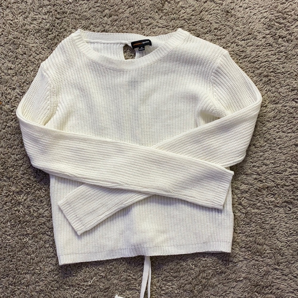 White laced bow back sweater